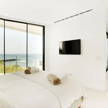 Infinity 1-9 Luxe Sea View 3b Holiday home