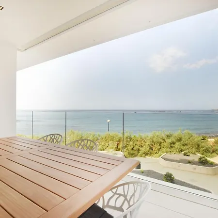 Infinity 1-9 Luxe Sea View 3b Holiday home